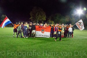 Football meets voetbal Laatste training van de Dutch Lions voor de wedstrijd tegen de Belgium Barbarians bij Pancratius